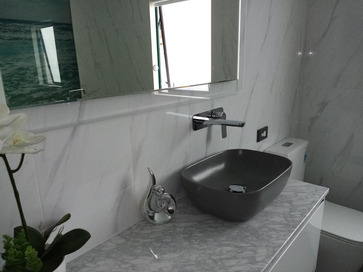 Two Rooms With One Queen Size Bed In Each Room One Bathroom For The Two Rooms Mount Maunganui Exterior foto
